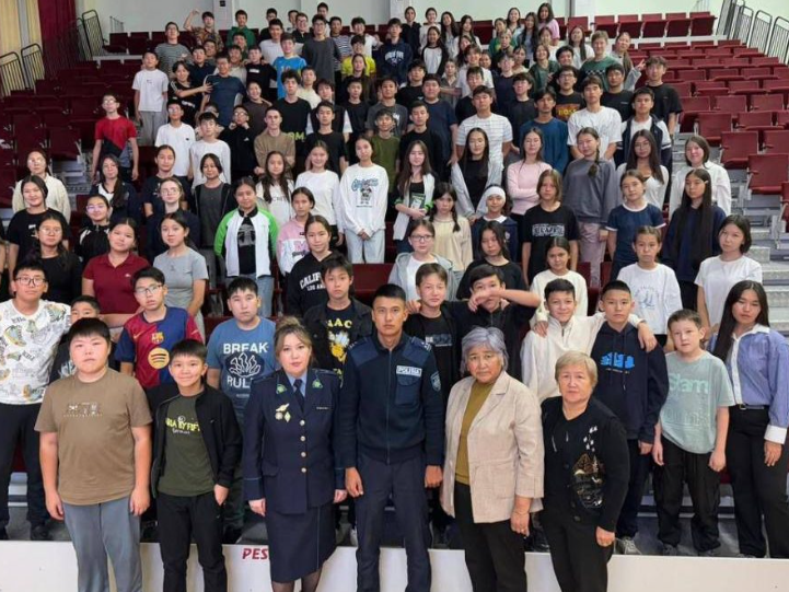 Абай облысының мектептерінде полицейлер қауіпсіздік сабағы