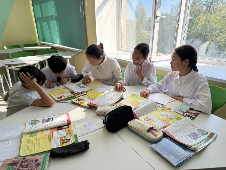 6 “В” сыныбында “Heroes” тақырыбында ашық сабақ